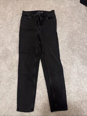 Stradivarius Women’s Black Mom Slim Fit Jeans
